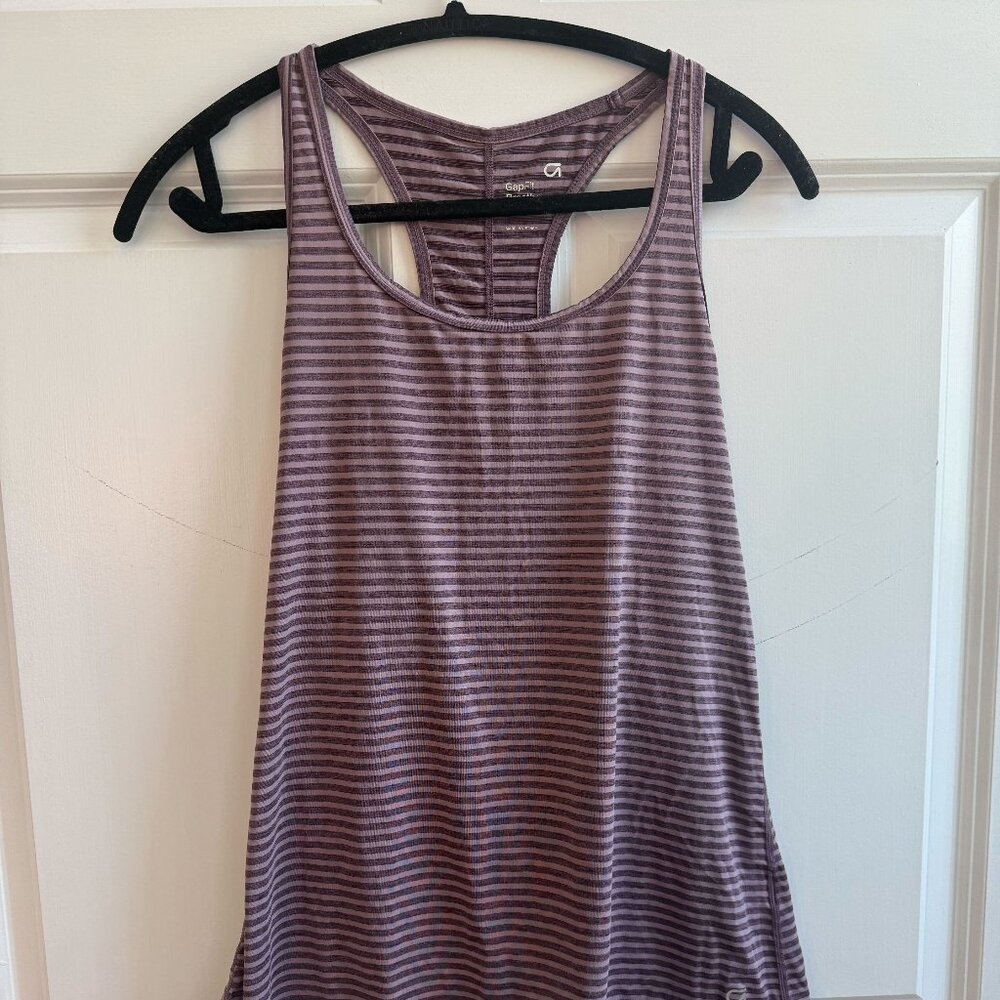 GapFit Breathe Workout Top